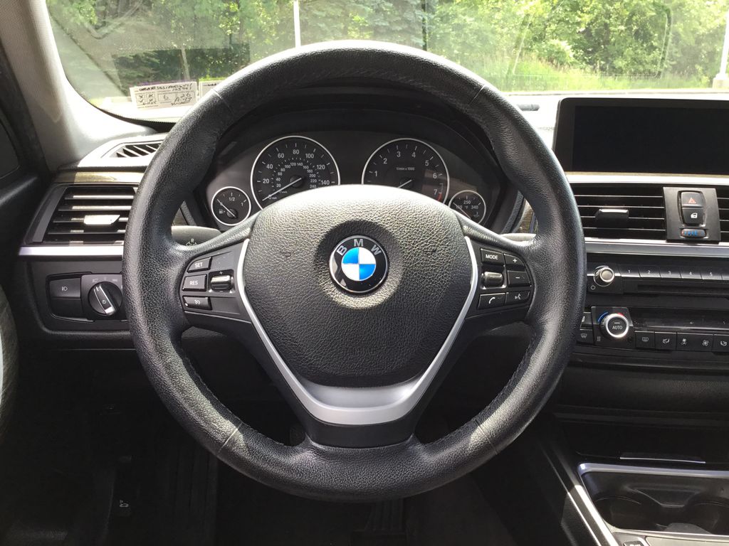 Thumbnail: 2015 BMW 3 Series - 16