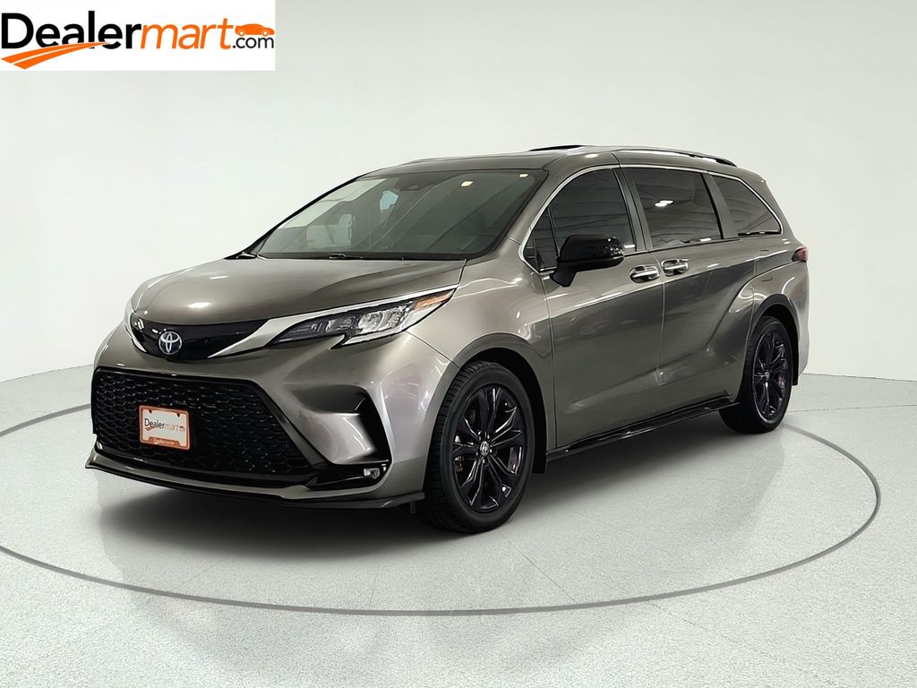  2022 Toyota Sienna XSE 7-Passenger FWD   