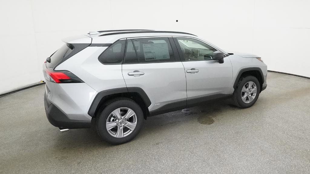 Thumbnail: 2025 Toyota RAV4 - 32