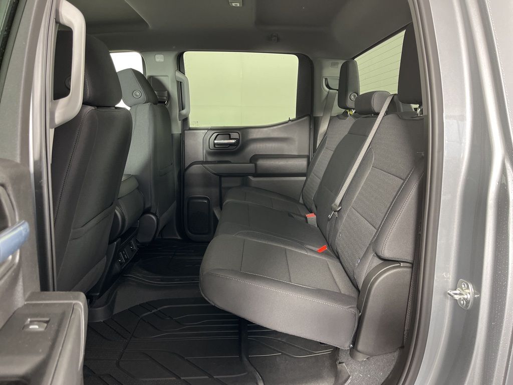 2025 Chevrolet Silverado 1500 Custom 24