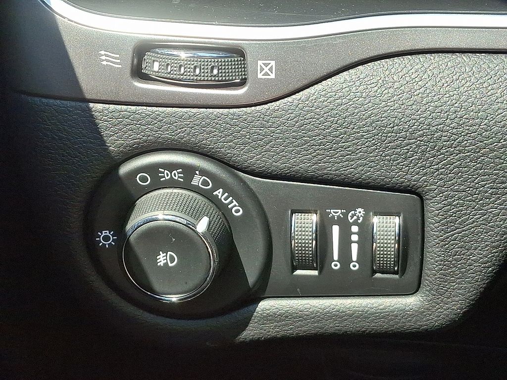 2019 Jeep Cherokee Latitude 23
