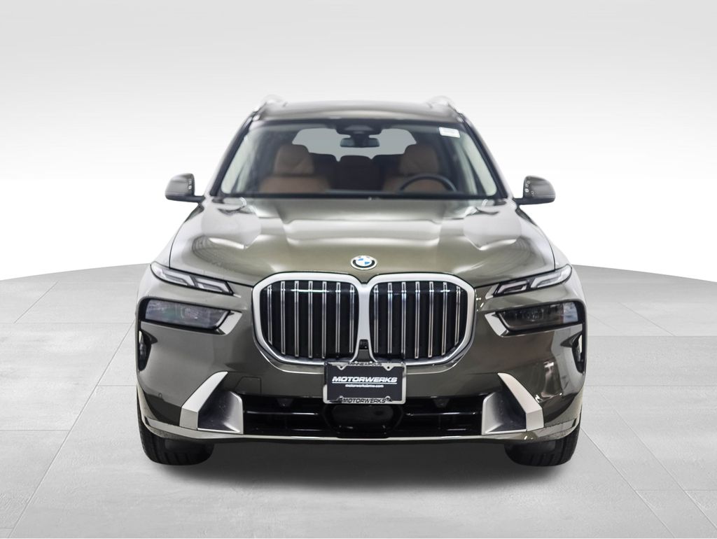 Thumbnail: 2026 BMW X7 - 8