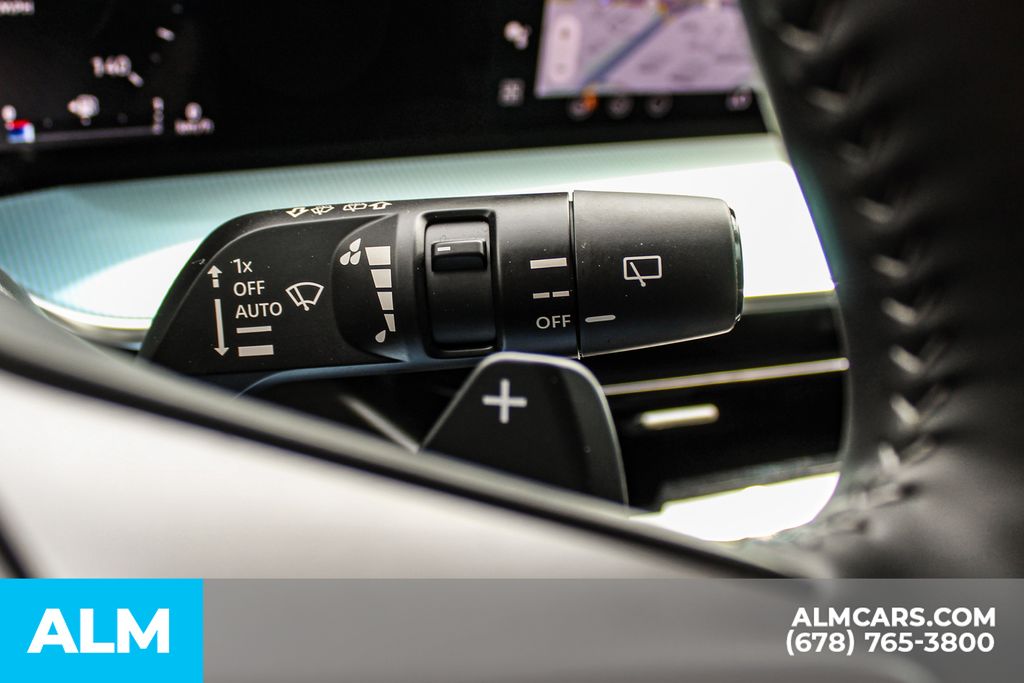 Used 2025 Black Nissan Platinum image 31