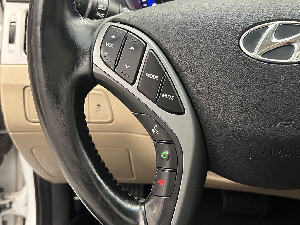 Thumbnail: 2016 Hyundai Elantra - 12