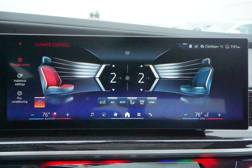 2025 BMW 7 Series 750e xDrive 18