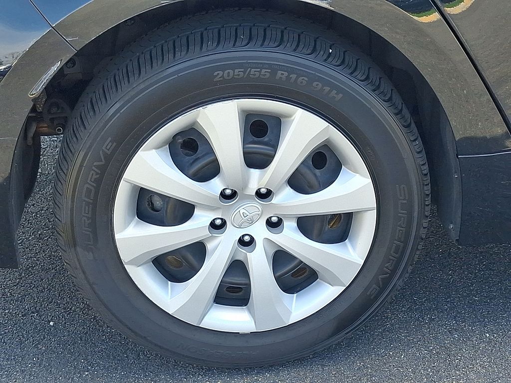 Thumbnail: 2024 Toyota Corolla - 30