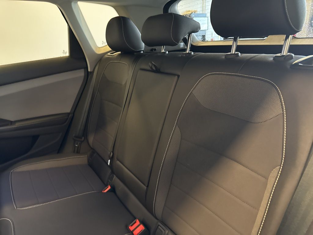 2024 Volkswagen Taos SE photo 10