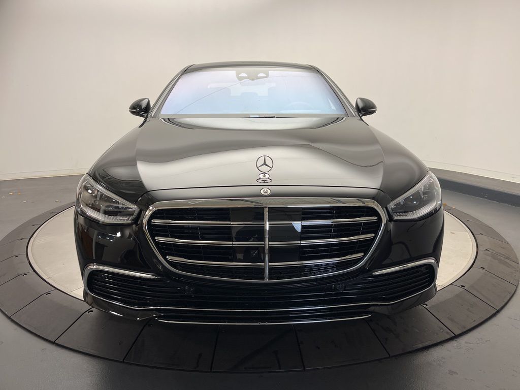 Thumbnail: 2025 Mercedes-Benz S-Class - 2