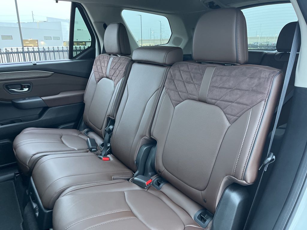 Thumbnail: 2026 Honda Pilot - 15