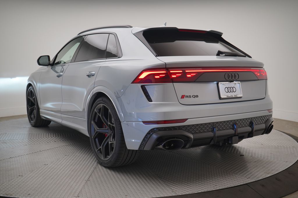 Thumbnail: 2026 Audi RS Q8 - 3