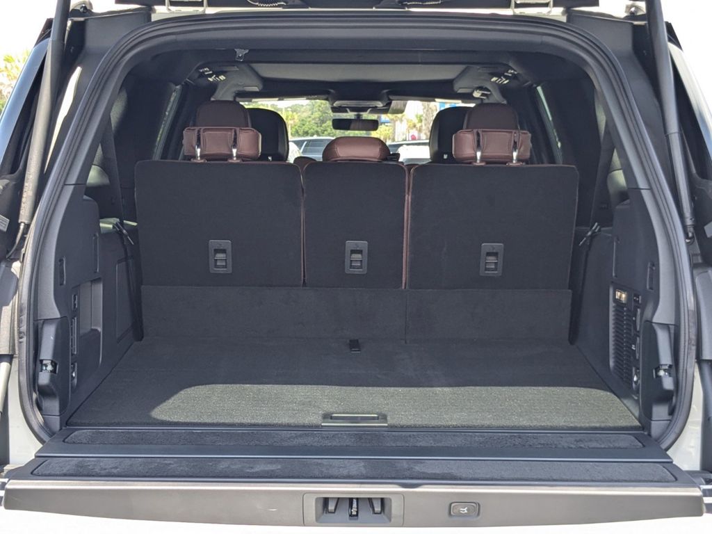 2025 Lincoln Navigator L Reserve