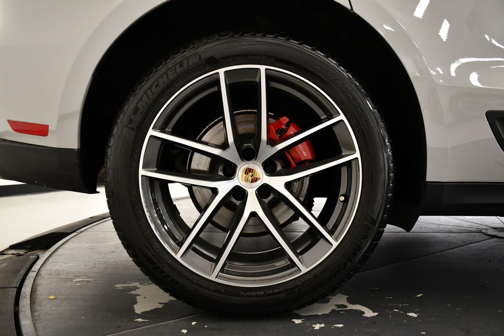 Thumbnail: 2024 Porsche Macan - 18