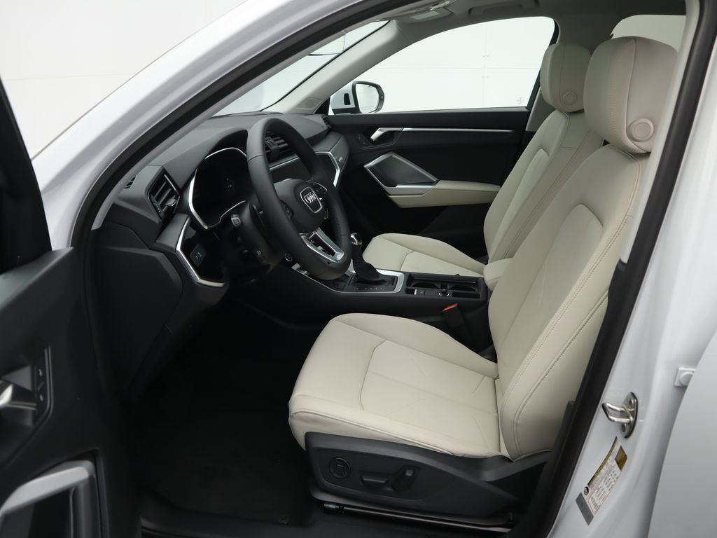 2025 Audi Q3  21