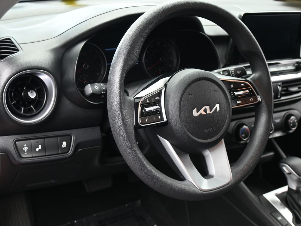 Used 2023 Fire Orange Kia LXS image 14