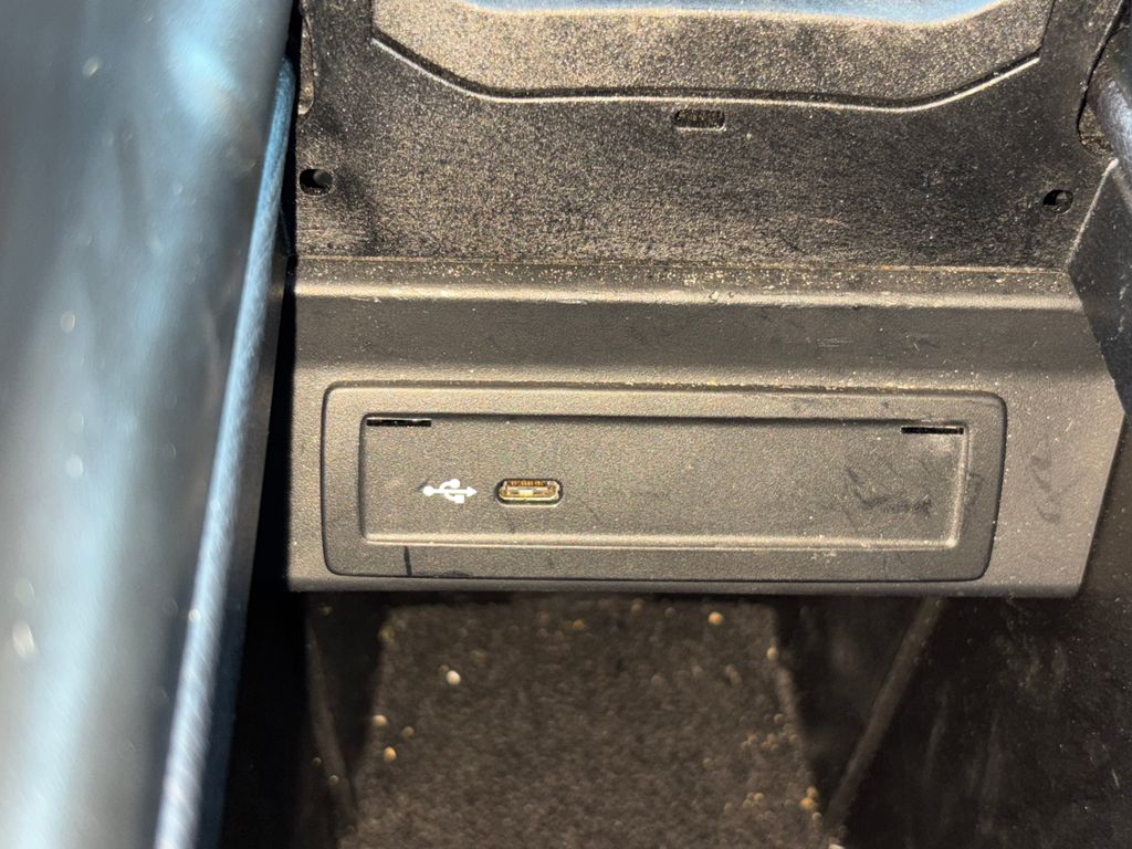 Thumbnail: 2020 Mercedes-Benz GLB - 20