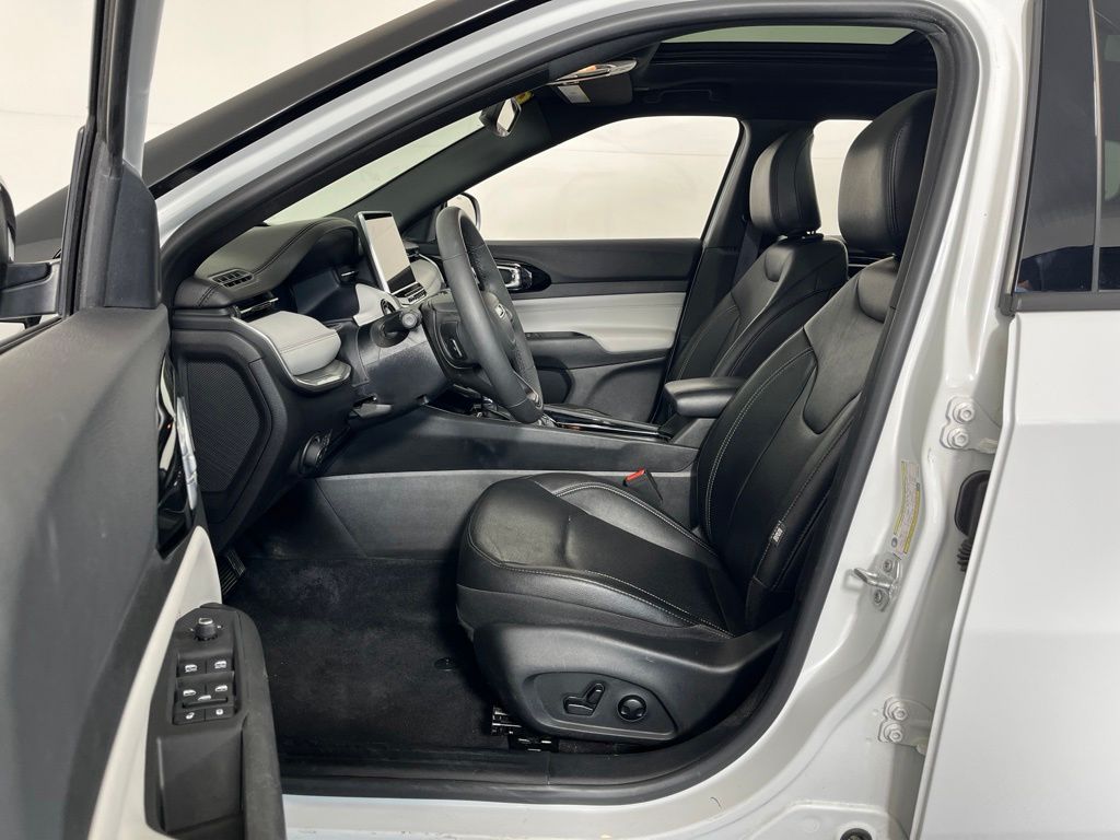 Thumbnail: 2025 Jeep Compass - 27