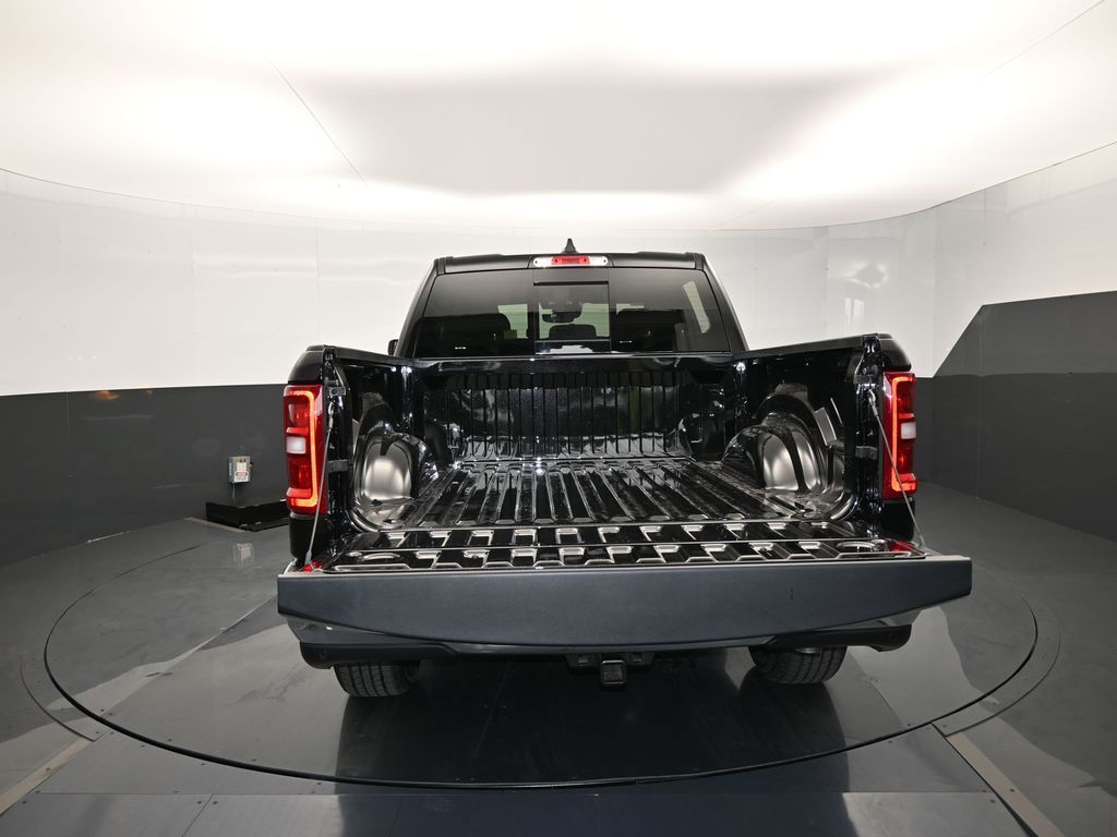 Used 2025 Diamond Black Crystal Pearlcoat Ram Big Horn/Lone Star image 24