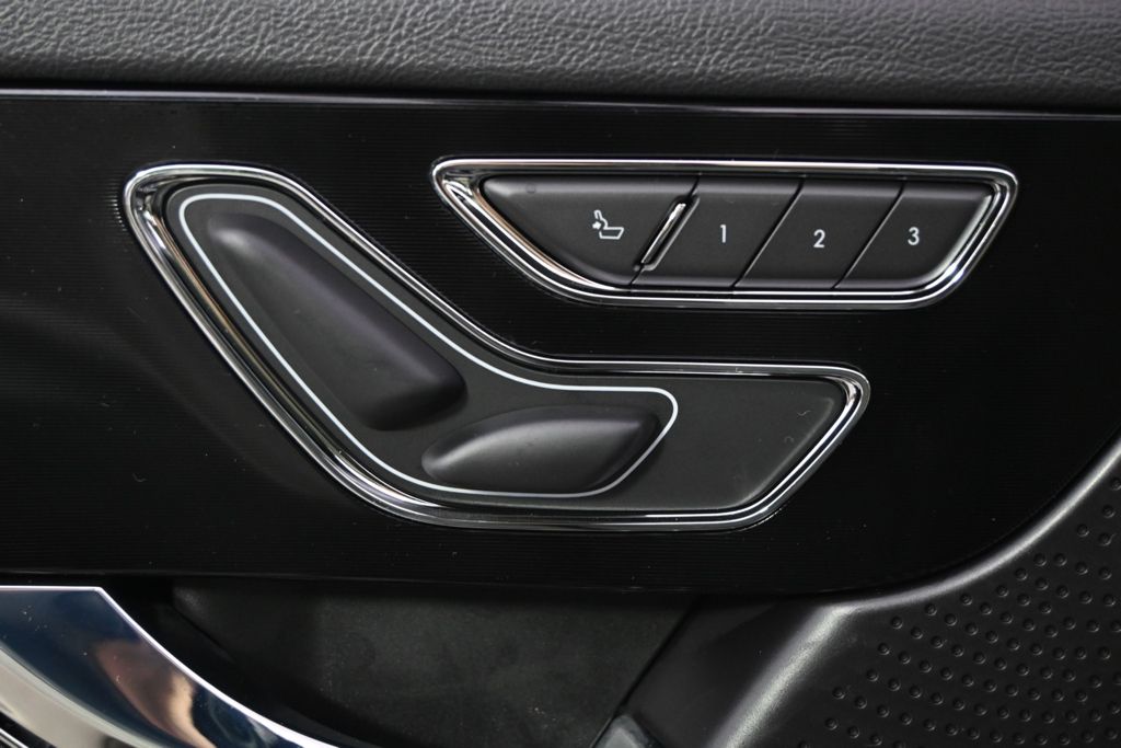 New 2026 White Lincoln Premiere image 14