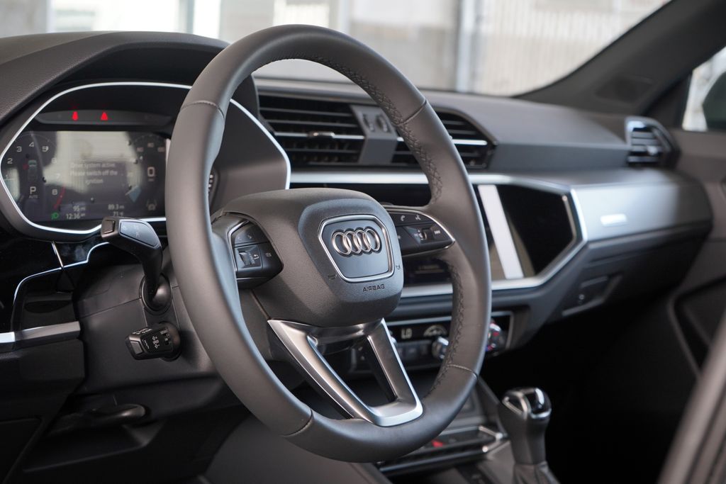 2025 Audi Q3  8