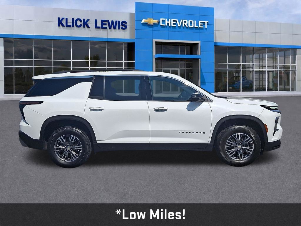 2024 Chevrolet Traverse LT White at Carlisle Cadillac Buick GMC