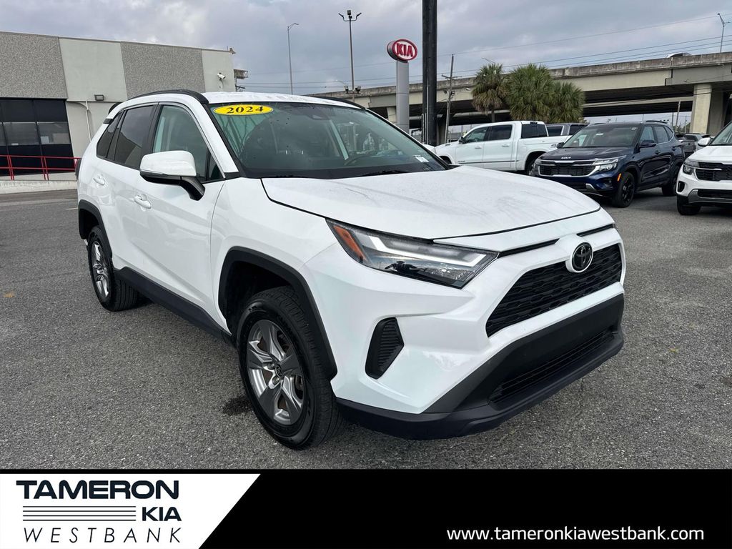 2024 Toyota RAV4 XLE FWD