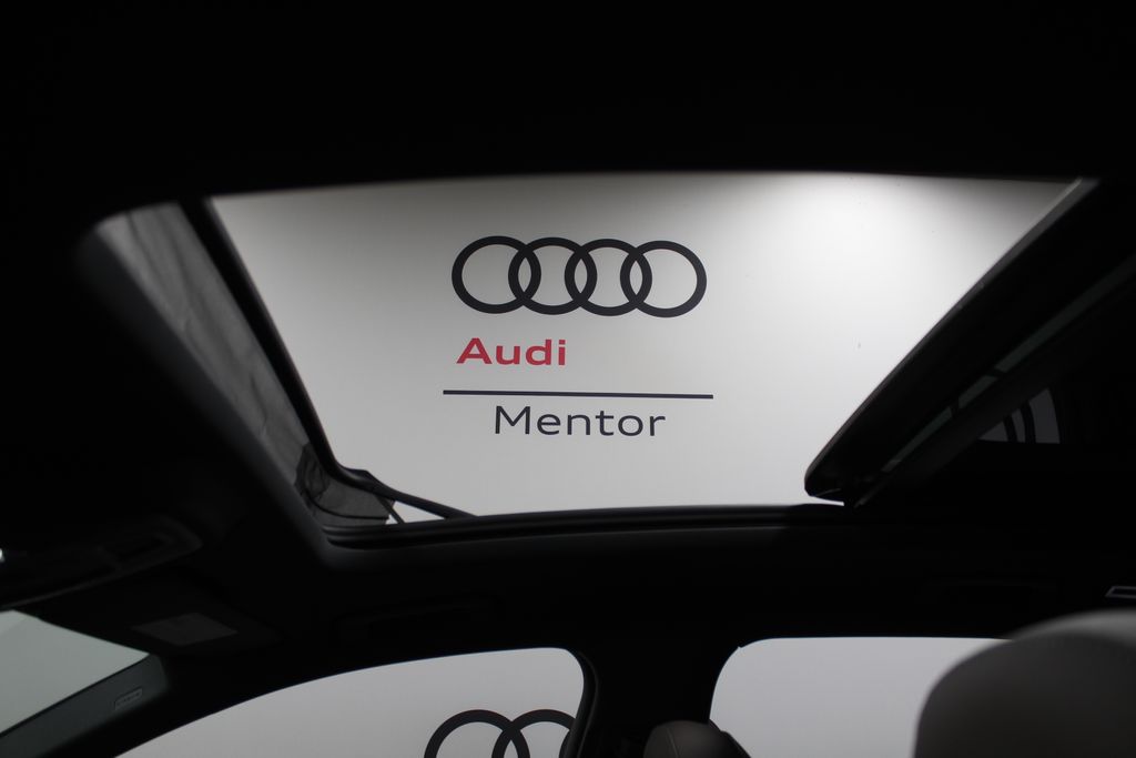 2025 Audi e-tron Premium 10