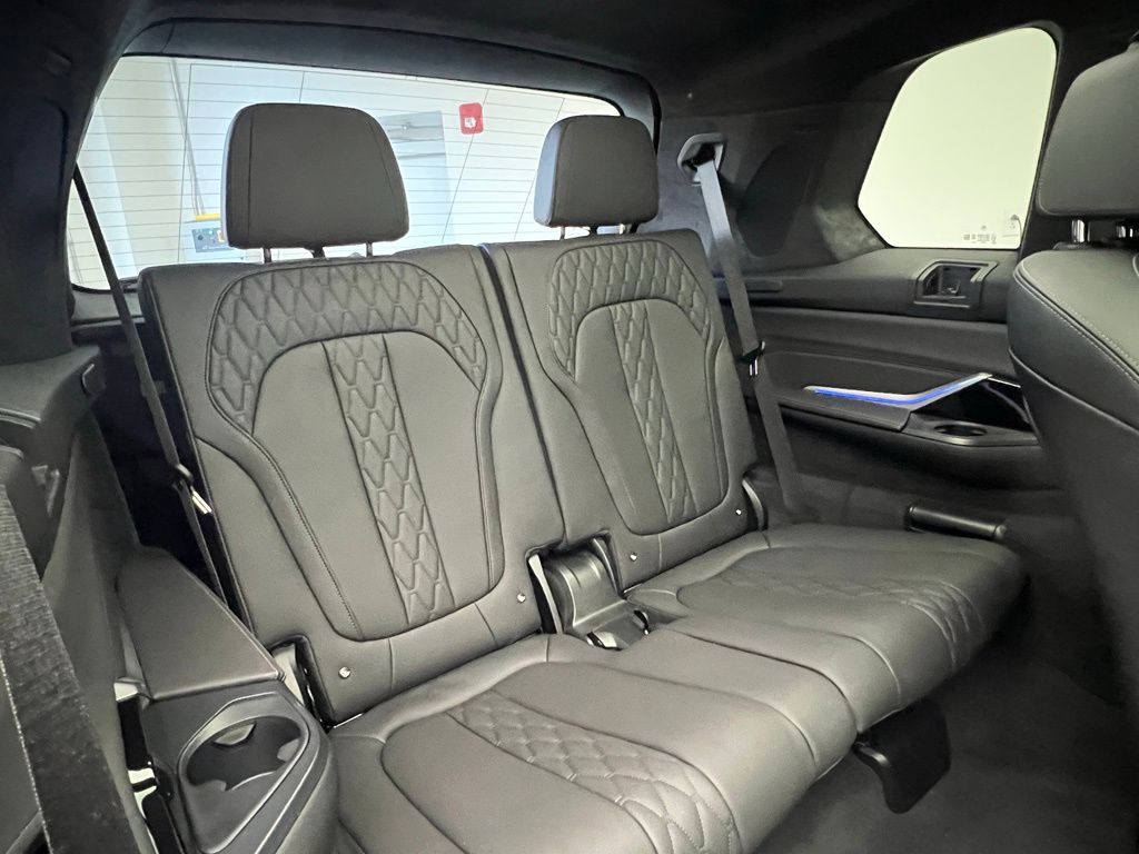 Thumbnail: 2024 BMW X7 - 9