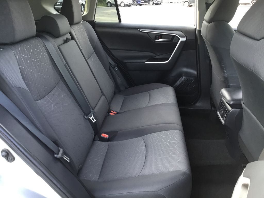 Thumbnail: 2021 Toyota RAV4 - 15