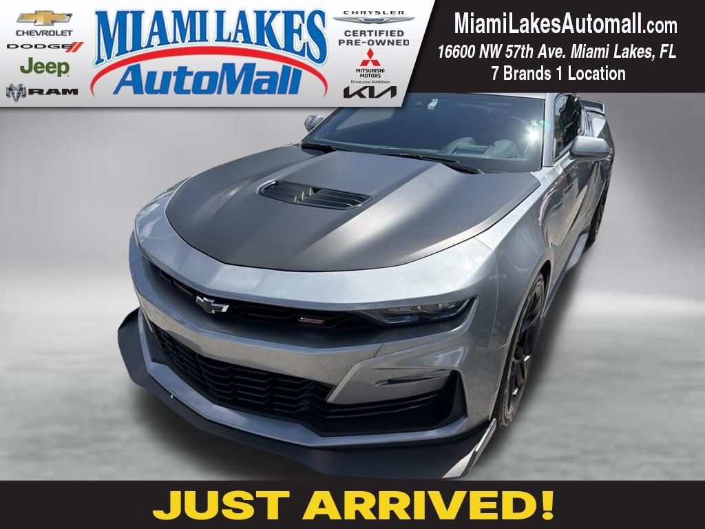Sharkskin Metallic 2023 Chevrolet Camaro 2SS Coupe RWD Coupe Rear-Wheel Drive Automatic