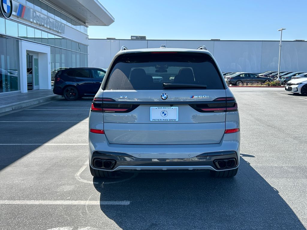 Thumbnail: 2027 BMW X7 - 4