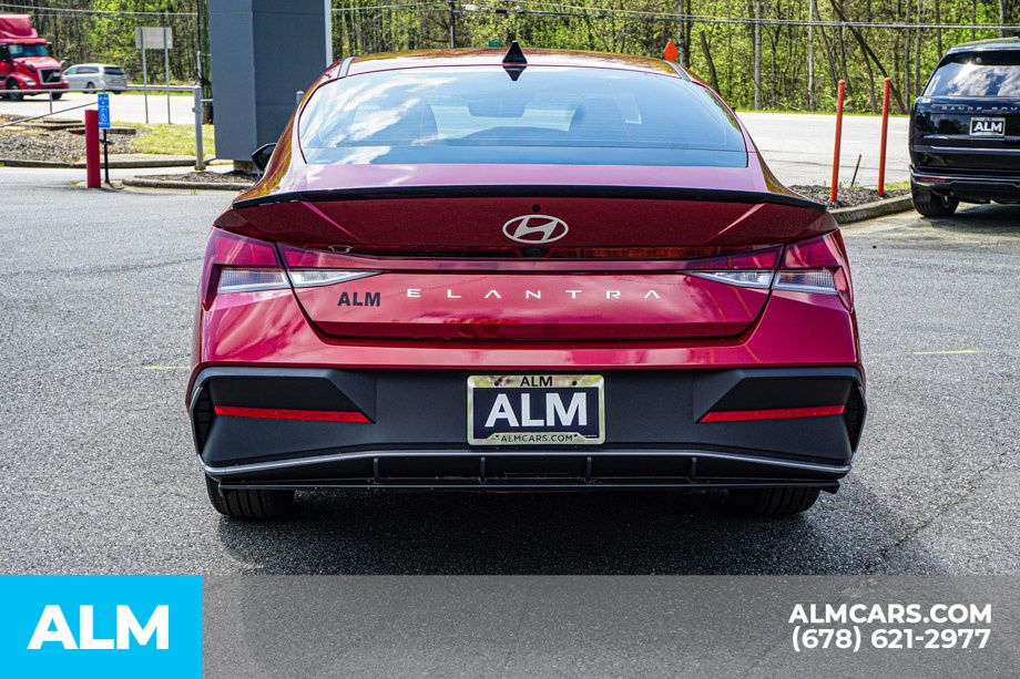 2025 Hyundai Elantra SEL - Photo 11