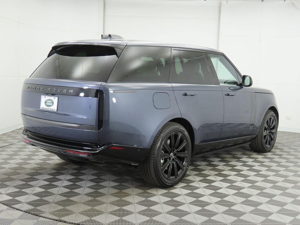 2025 Land Rover Range Rover SE 5