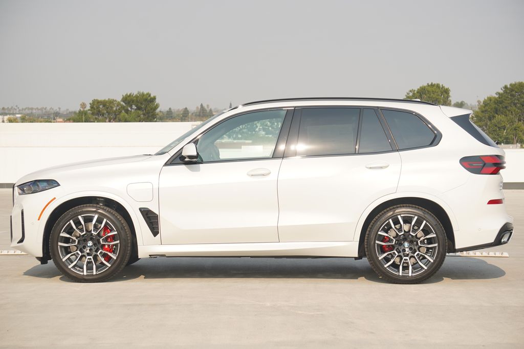 Thumbnail: 2026 BMW X5 - 4