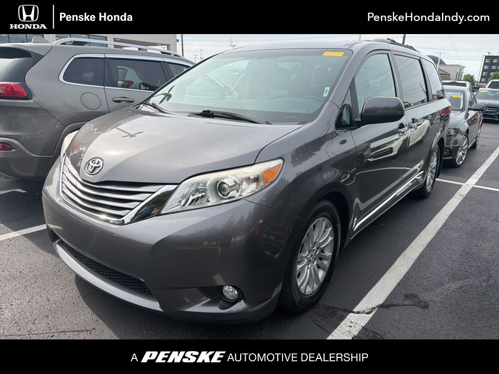 Thumbnail: 2017 Toyota Sienna - 1