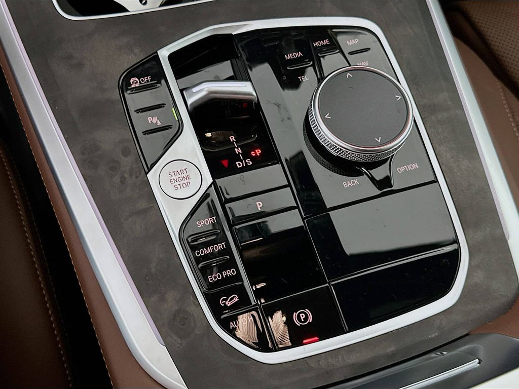 Thumbnail: 2026 BMW X5 - 15