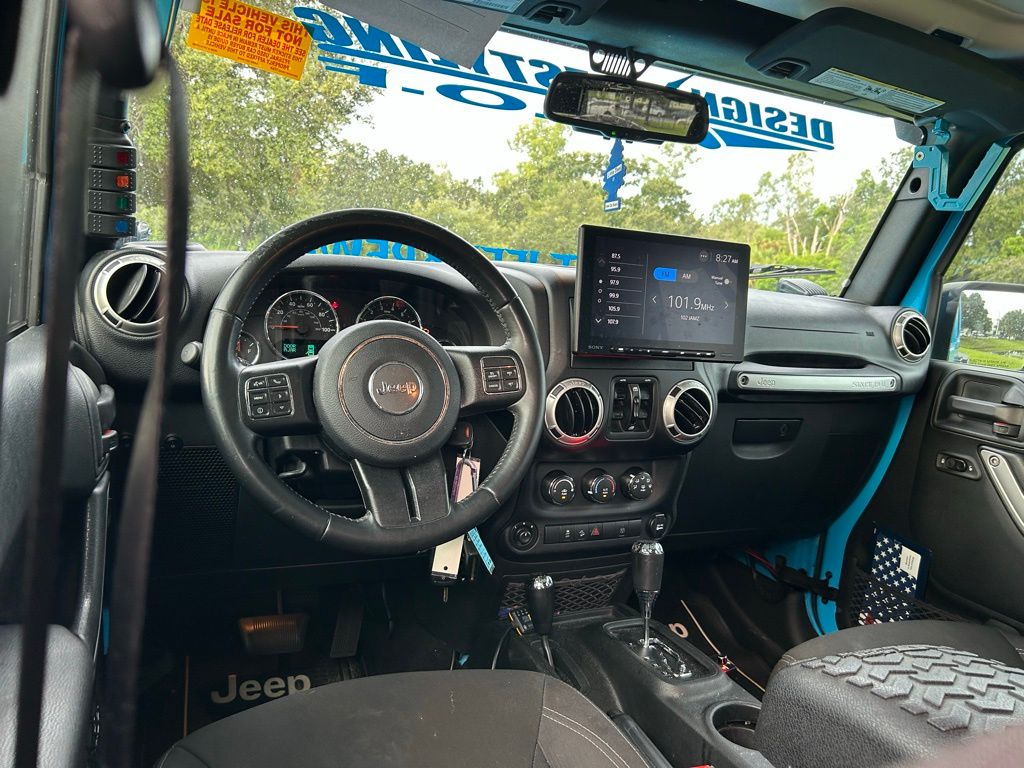 Thumbnail: 2017 Jeep Wrangler - 11