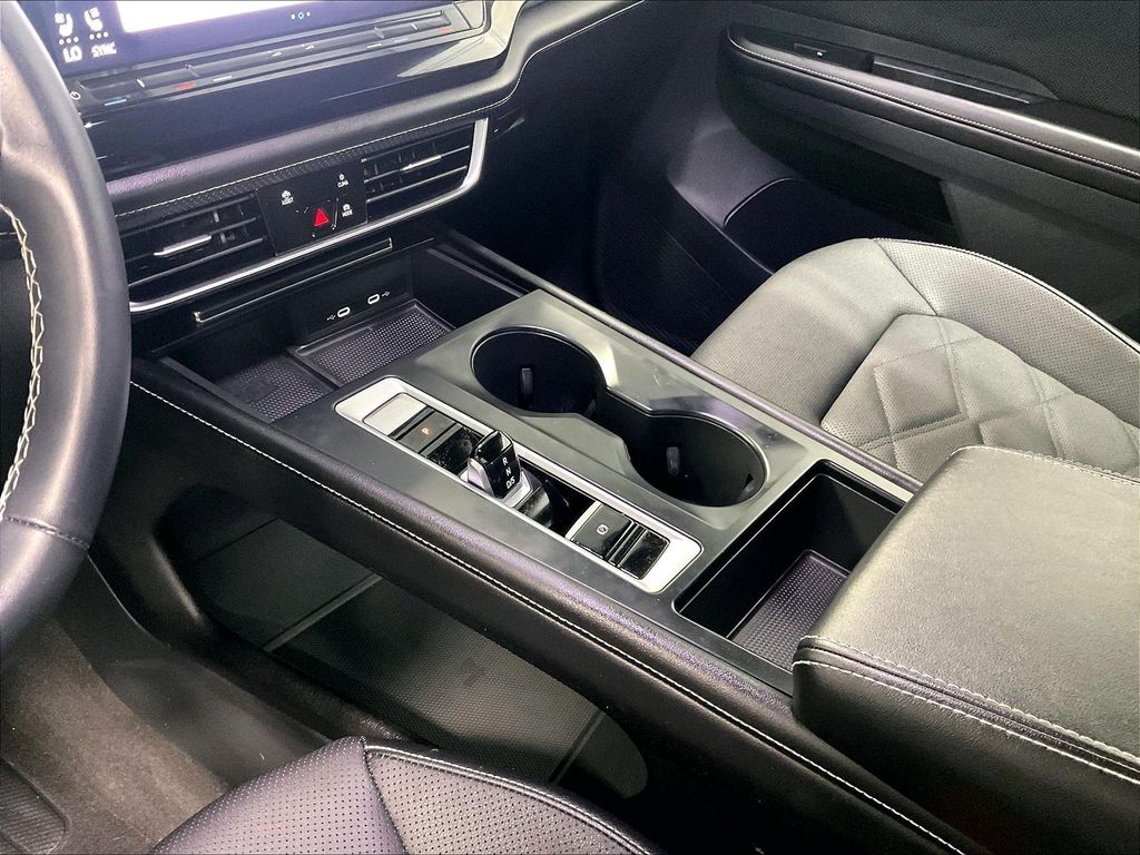 2024 Volkswagen Atlas — photo 21