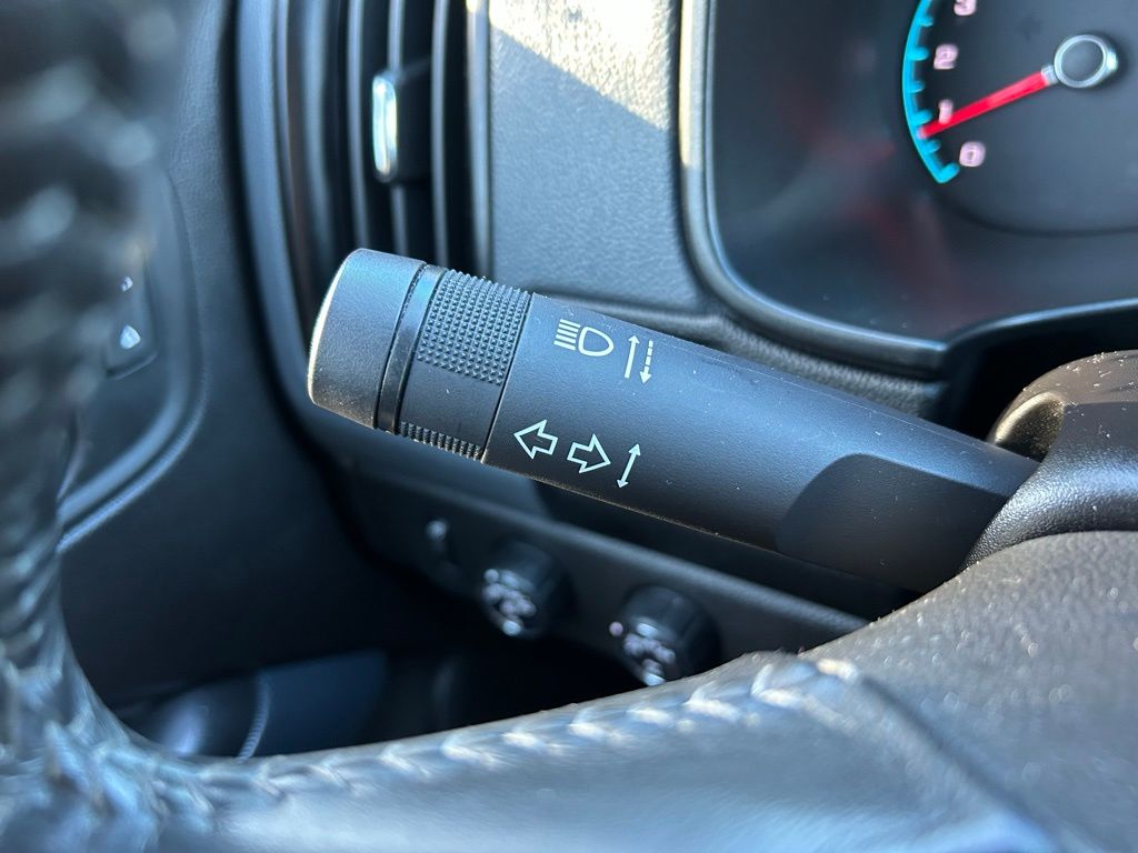 Thumbnail: 2018 Chevrolet Colorado - 23