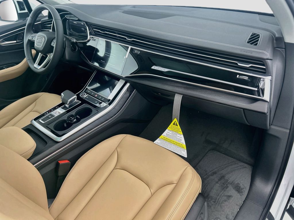 Thumbnail: 2026 Audi Q7 - 16