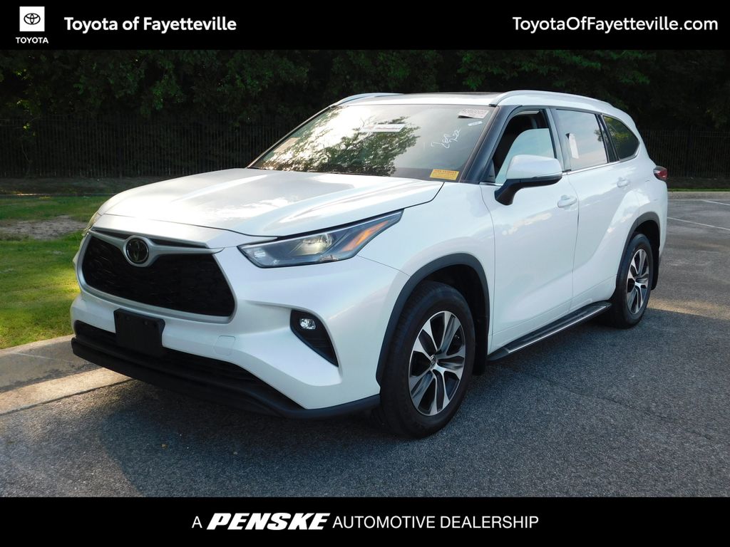 Thumbnail: 2022 Toyota Highlander - 1