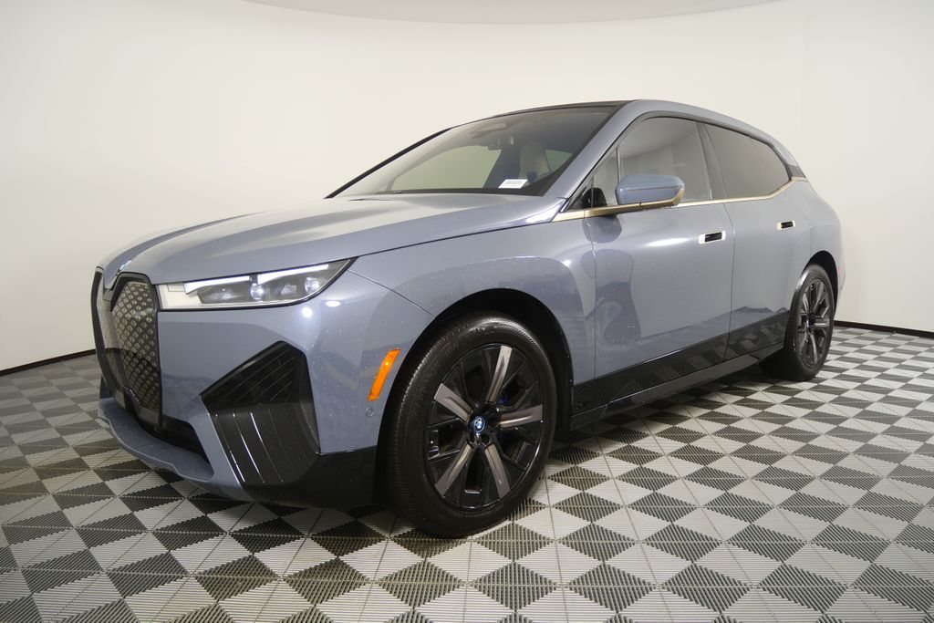 Thumbnail: 2023 BMW iX - 7