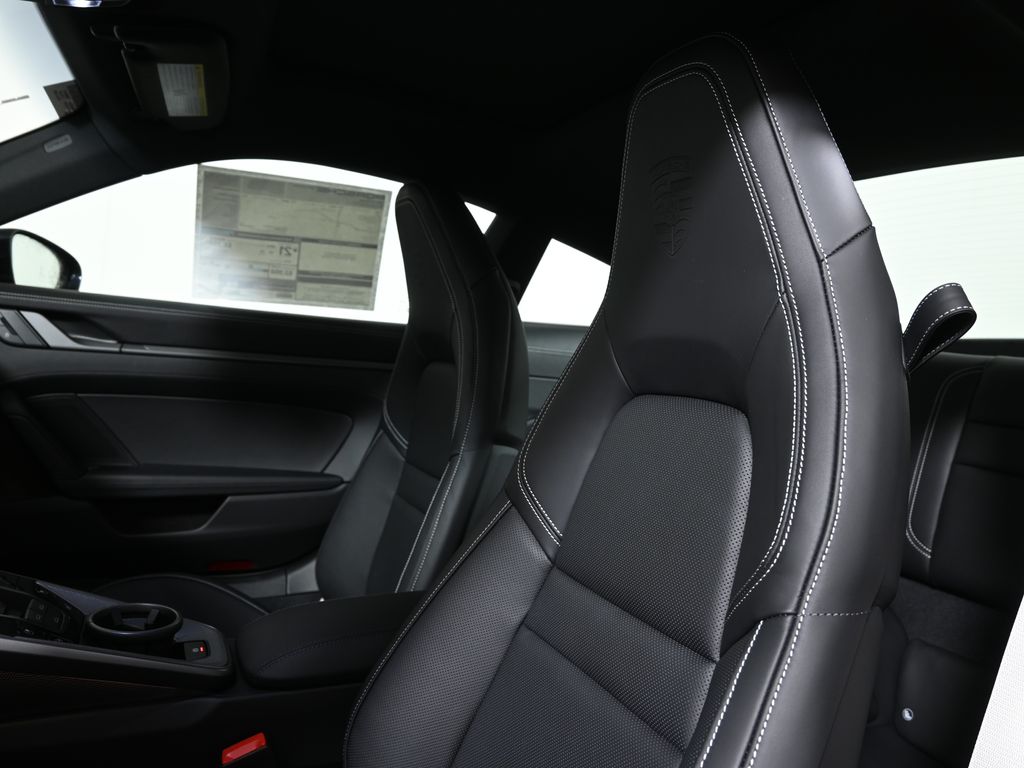 Thumbnail: 2026 Porsche 911 - 14