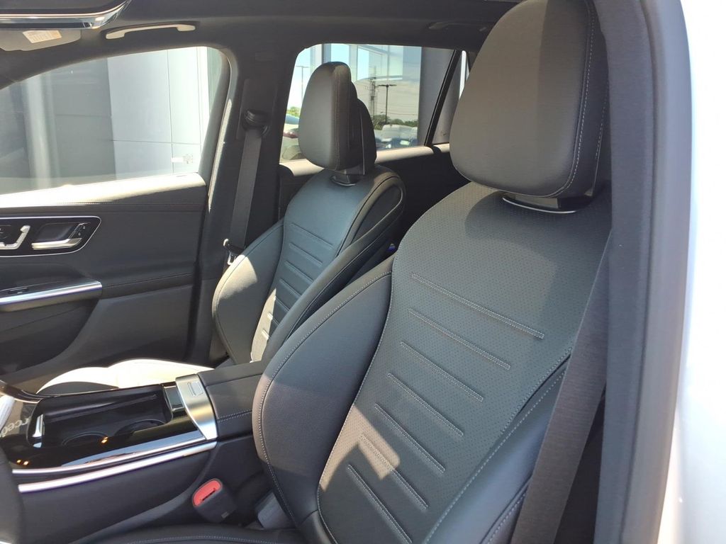 New 2026 Cirrus Silver Metallic Mercedes-Benz GLC 300 image 13