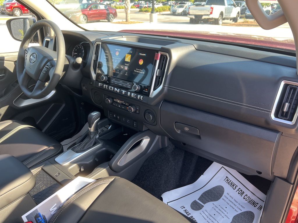 2025 Cardinal Red Metallic Tricoat Nissan Frontier SL RWD Truck