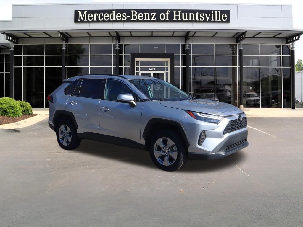 2024 Toyota RAV4 XLE FWD