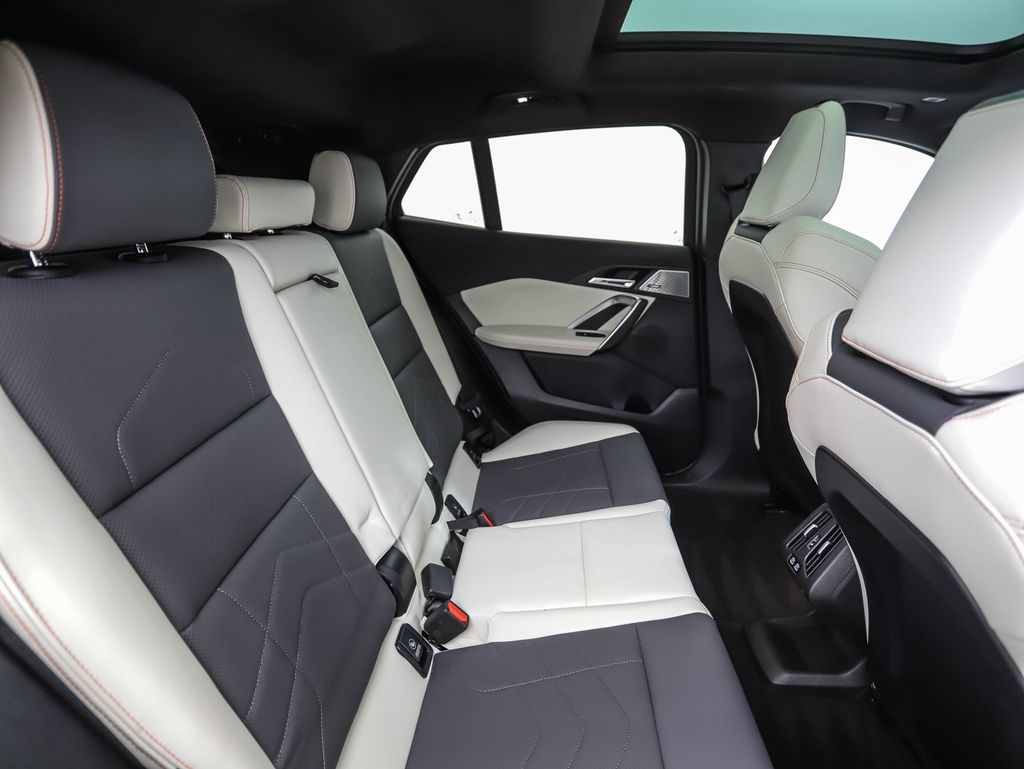 Thumbnail: 2025 BMW X2 - 26