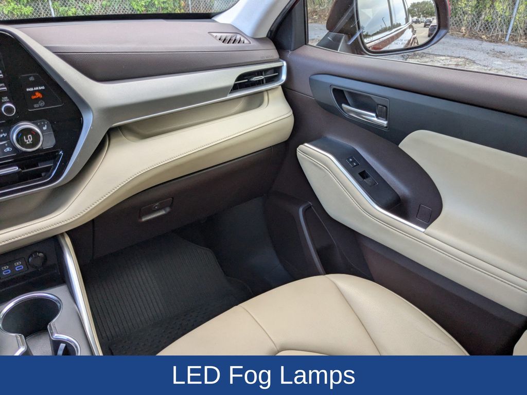 2022 Toyota Highlander Hybrid XLE