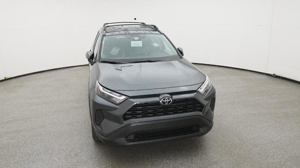 2025 Toyota RAV4 XLE 27