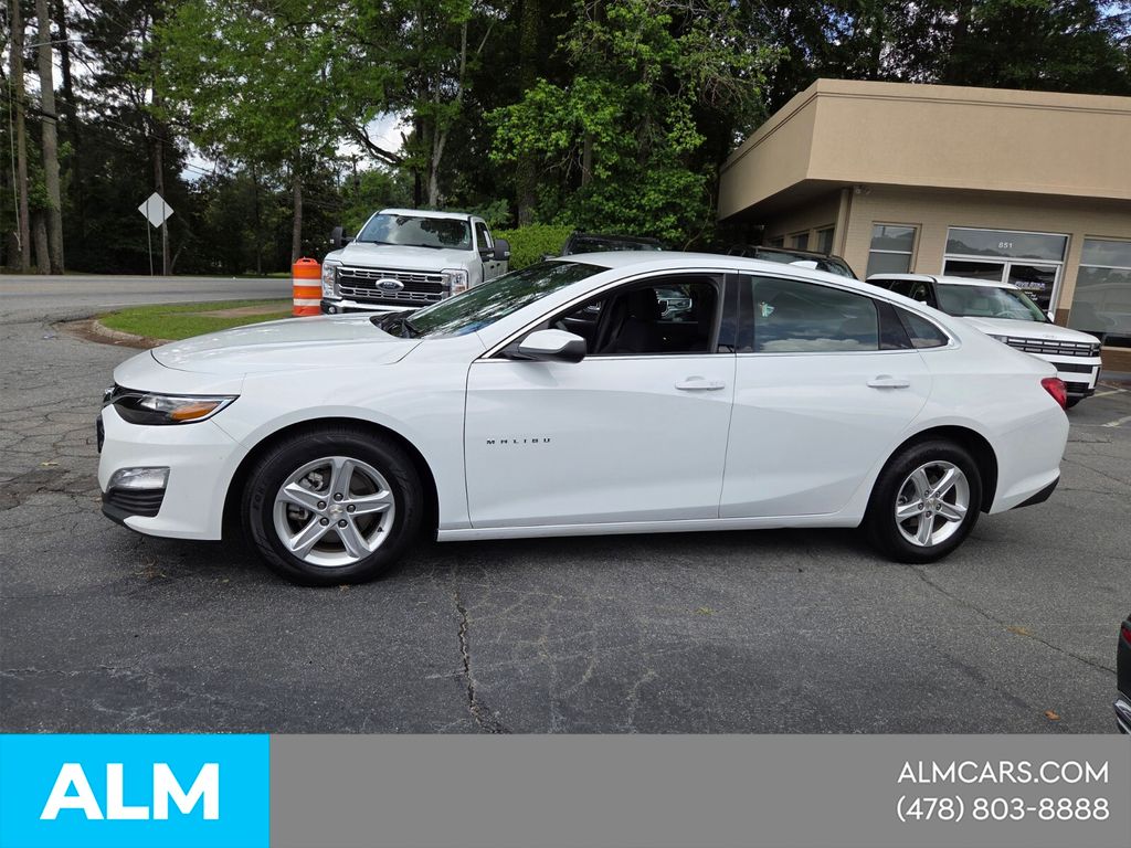 Used 2024 White Chevrolet LT image 2