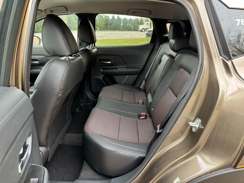 New 2026 Canyon Bronze Metallic Nissan SR image 10